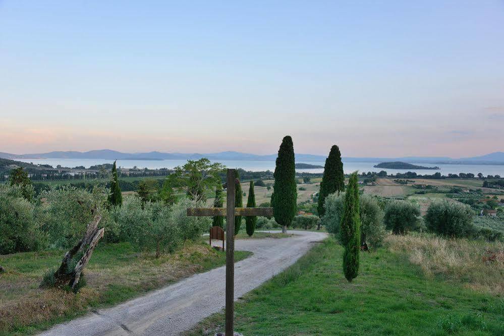 Relais Borgo Torale Hotel Passignano sul Trasimeno Esterno foto