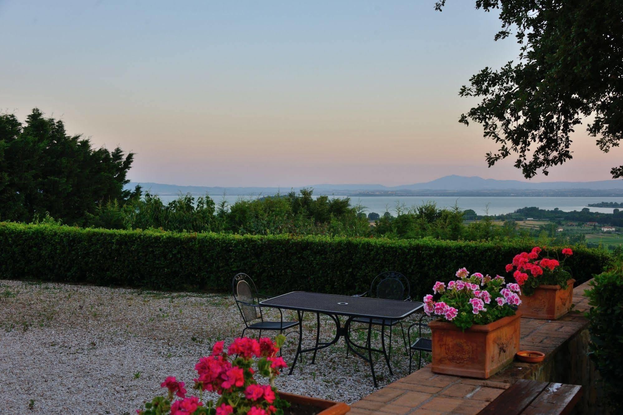 Relais Borgo Torale Hotel Passignano sul Trasimeno Esterno foto